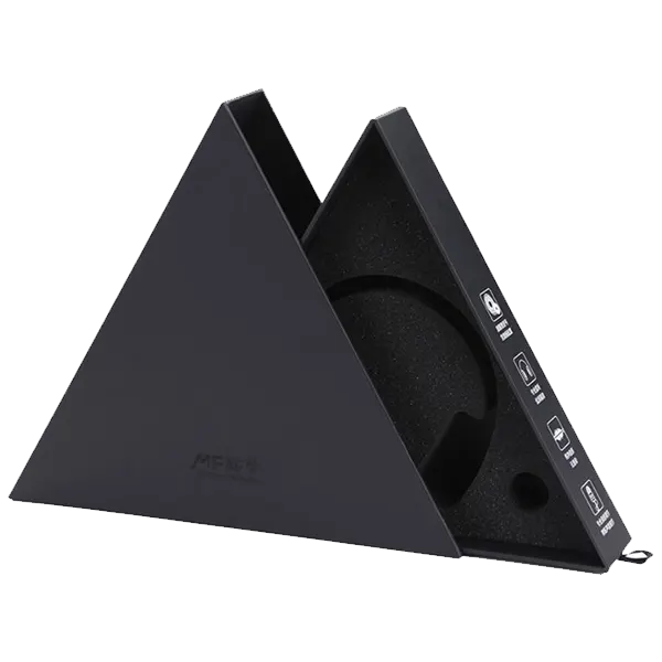 Black-Triangular-boxes