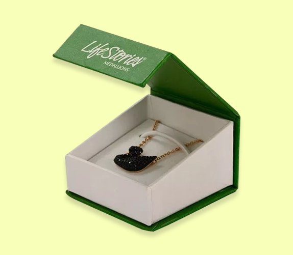 	Magnetic closure boxes	